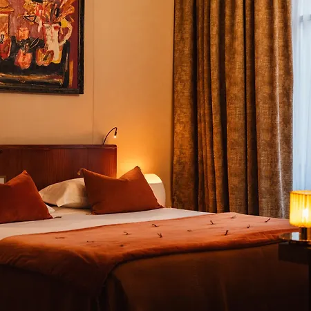 ボーゼジュール ラヌラグ 3* パリ