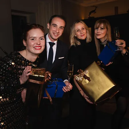 ホテル ボーゼジュール ラヌラグ 3*