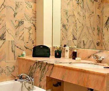 ホテル ボーゼジュール ラヌラグ