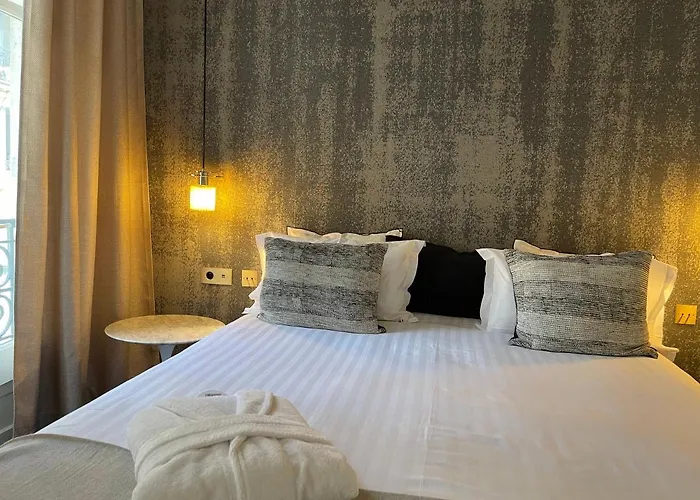 بوسيجور رانيلاغ فندق باريس